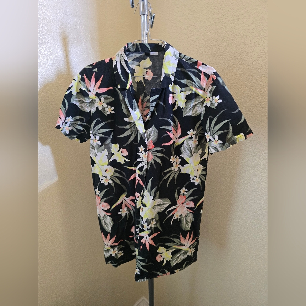 Divided Floral Button Down Short Sleeve Shirt
